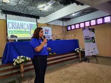 notícia: Em isolamento social, educadores recebem treinamento em formato de estudo dirigido