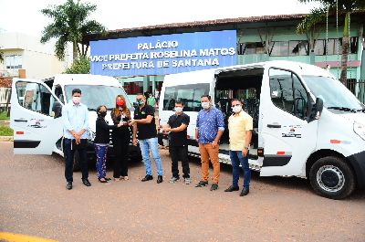 notícia: Escola de Pesca de Santana recebe veículo para auxiliar nas atividades de campo