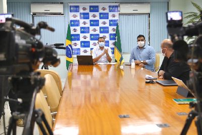 notícia: Waldez e outros 23 governadores pedem que Ministério da Saúde coordene compra de medicamentos de UTI em falta