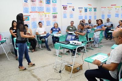 notícia: Formação de professores: 4 mil vagas estão abertas para especialização em educação profissional e tecnológica