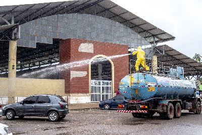 notícia: Governo realiza desinfecção da Feira do Pescado, no Perpétuo Socorro