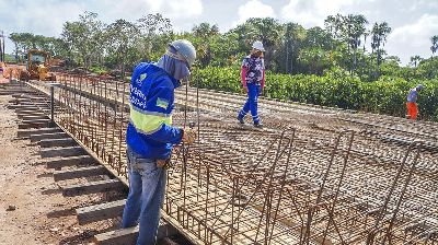 notícia: Nova Duca Serra: obra avança com a construção da laje da ponte sobre a Lagoa dos Índios