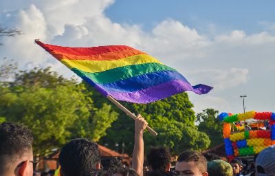 notícia: Governo do Amapá vai criar base de dados para ampliar programas direcionados à comunidade LGBT 