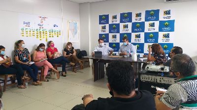 notícia: Governo do Estado discute parceria com a Organização Pan Americana de Saúde