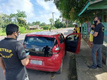 notícia: Em Mazagão, Setrap intensifica fiscalização de transporte clandestino