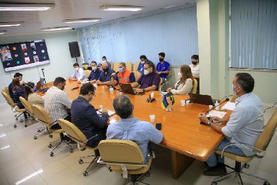 notícia: Em reunião com prefeitos, Waldez recomenda manter medidas de restrição contra a Covid-19