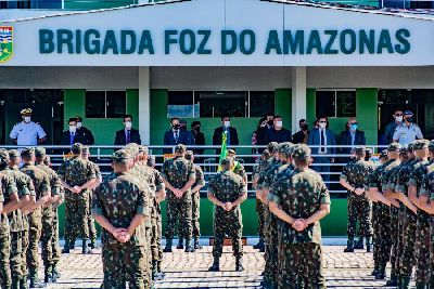 notícia: Governo do Amapá participa de solenidade em homenagem ao Dia do Soldado
