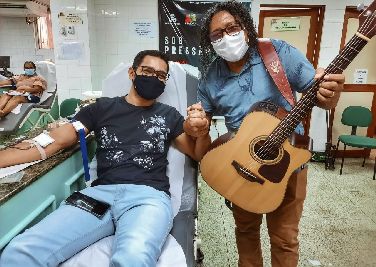 notícia: Hemoap encerra programação da Semana Nacional do Doador de Sangue com música ao vivo