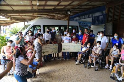 notícia: Governo entrega van para agilizar transporte de pessoas atendidas pela Casa da Hospitalidade