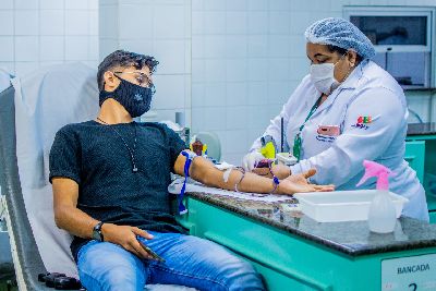 notícia: Juventude Sangue Bom: primeiro dia da campanha reúne bolsistas e monitores do Amapá Jovem