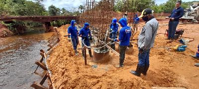 notícia: Plano Rodoviário: Governo do Amapá segue construindo pontes em concreto na AP-070