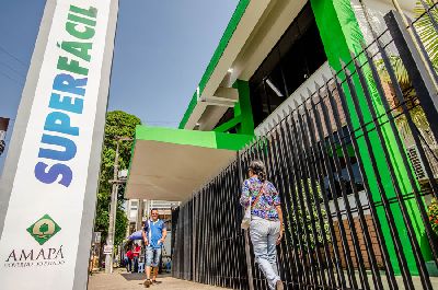 notícia: Minha Primeira Empresa: Superfácil disponibiliza espaços com computadores e acesso à internet para candidatos 