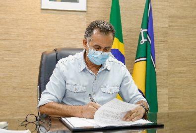 notícia: Governador Waldez solicita aquisição de 360 mil doses da vacina Coronavac