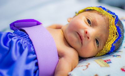 notícia: Bebês internados no Hospital Mãe Luzia protagonizam campanha da prematuridade neonatal