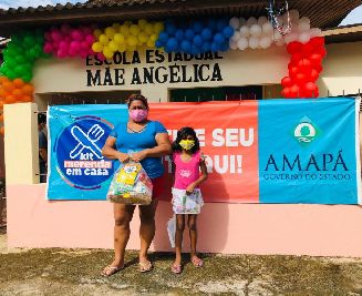 notícia: Mais de 100 mil estudantes começam a receber o Kit Merenda em Casa