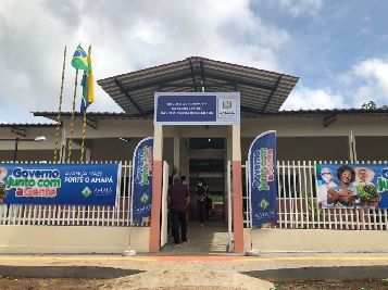 notícia: Governo do Estado inaugura  novo prédio de escola quilombola em Macapá 