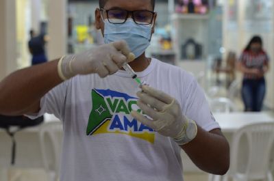 notícia: Governo do Estado e Prefeitura de Macapá realizam 12 horas de vacinação contra covid-19
