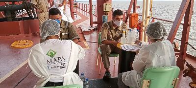 notícia: Governo do Estado realiza novos exames para coronavírus em tripulantes de embarcação fundeada na costa do Amapá 