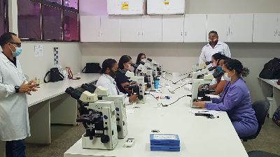 notícia: Governo do Amapá capacita técnicos de Macapá e Santana em diagnóstico de malária