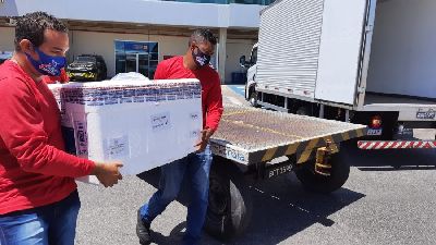 notícia: Covid-19: Amapá recebe 27.320 doses de vacinas no fim de semana