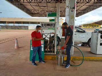 notícia: Ipem inicia fiscalizações a postos de combustíveis de Macapá e Santana