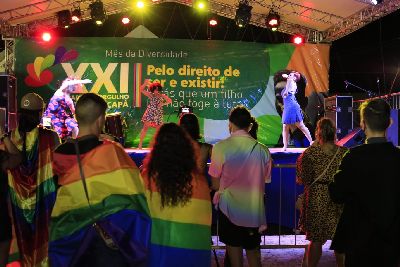 notícia: 21ª Parada do Orgulho LGBTQIA+ levanta bandeira da resistência no Amapá