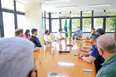 notícia: Governador alinha medidas do novo decreto com entidades do comércio