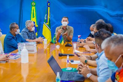 notícia: Governador avalia novas medidas de proteção à vida com prefeitos e Coesp