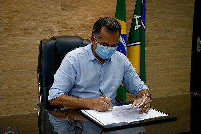 notícia: Governo do Amapá prorroga permanência de 4,8 mil famílias no Renda Para Viver Melhor