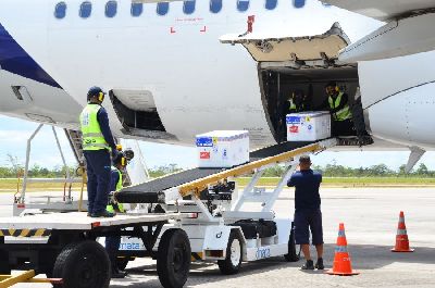 notícia: Amapá recebe 11.200 doses de vacina; mais 42.910 doses chegam nos próximos dias
