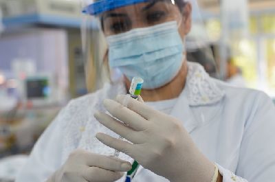 notícia: Nova orientação: Vacinas contra covid-19 podem ser aplicadas em conjunto com outros imunizantes