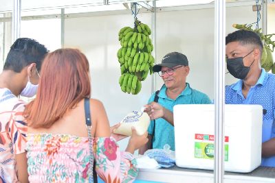 notícia: Feira do Produtor Rural possibilita renda extra e capacitação para agricultores de Amapá