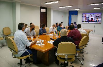 notícia: Waldez discute com equipe do BNDES universalização da água e saneamento no Amapá