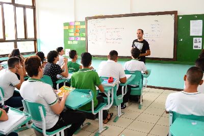 notícia: Educadores amapaenses podem se inscrever no Prêmio Professor Transformador 2021.