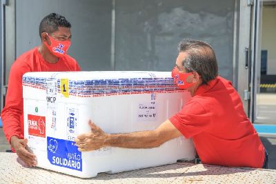 notícia: Amapá recebe 10.050 doses de vacinas e avança na imunização nos 16 municípios