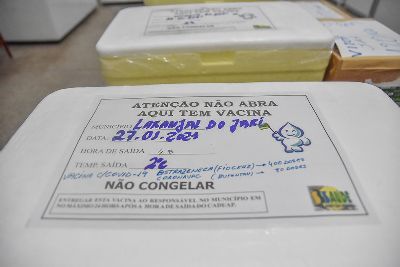 notícia: Governo do Amapá distribuiu todas as vacinas aos municípios e cobra do Governo Federal nova remessa