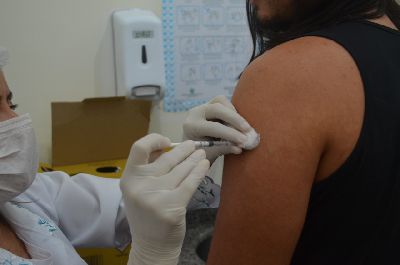 notícia: Governo orienta municípios sobre a aplicação da segunda dose da vacina Janssen 