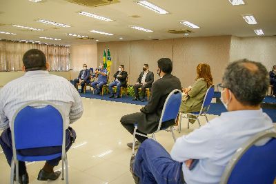 notícia: Governador e representantes de igrejas evangélicas discutem novas medidas de proteção à vida adotadas pelo Estado 