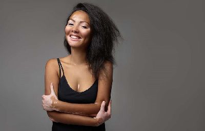 notícia: Vitiligo: tratamento realizado no CRDT trabalha a autoestima dos pacientes