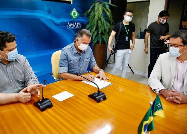 notícia: Governo firma cessão de uso do Trapiche Eliezer Levy para Macapá