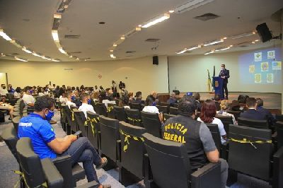 notícia: Governo do Estado destaca monitores do Amapá Jovem para auxiliar na nova fase do projeto de identificação civil da Polícia Federal