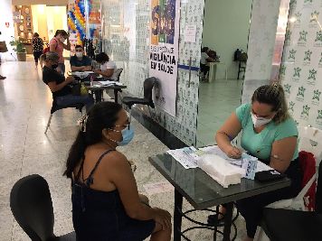 notícia: Ação de vacinação contra sarampo e influenza ocorre em shopping de Macapá