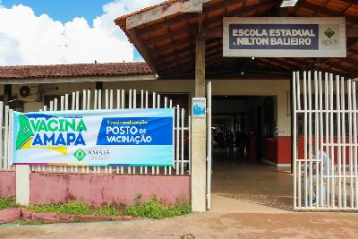 notícia: Governo do Amapá consulta moradores do Marabaixo sobre implementação do Programa Cívico-Militar na escola Nilton Balieiro