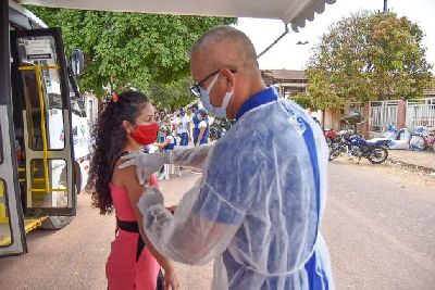 notícia: Ministério da Saúde libera vacinação contra influenza para crianças a partir de 6 meses de idade