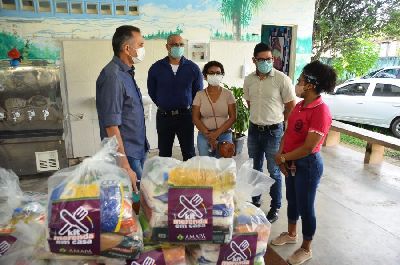 notícia: Governo do Amapá entrega kits Merenda em Casa para comunidade quilombola