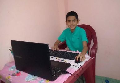 notícia: Estudante grava tutorial para ajudar colegas a acessarem plataforma de ensino