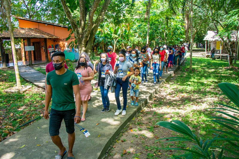 notícia: Rolê Cultural: bolsistas do Amapá Jovem de regiões ribeirinhas conhecem Museu Sacaca