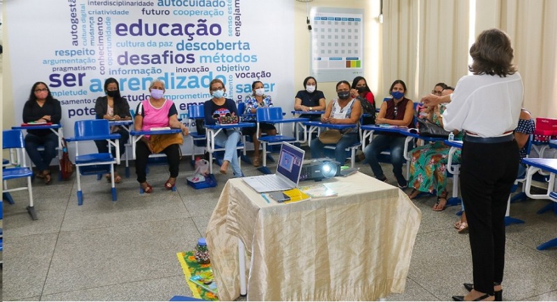 notícia: Criança Alfabetizada: primeira formação presencial de 2022 reúne professores da rede estadual