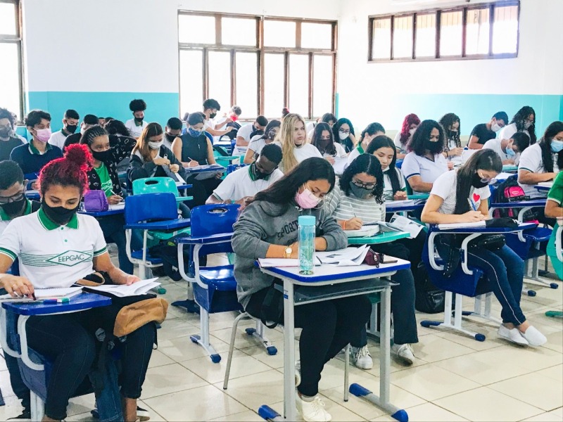 notícia: Central do Enem: estudantes iniciam preparação para o exame 2022 em escolas polos