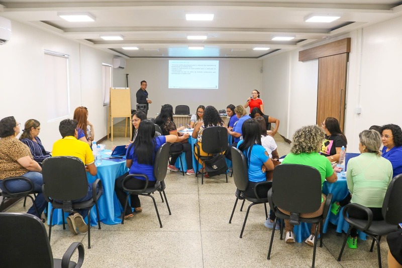 notícia: Amapá forma gestores e coordenadores para o Programa Criança Alfabetizada nos 16 municípios